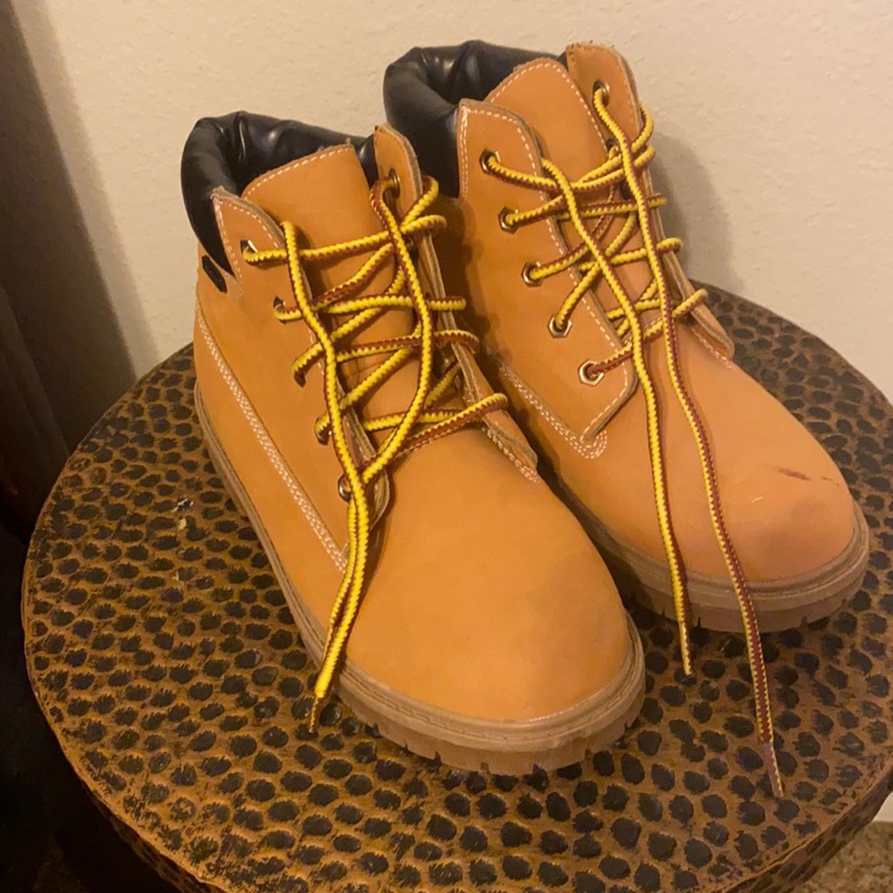 Kids boots